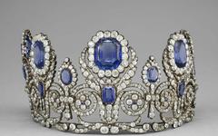 La liste des bijoux «inestimables» dérobés dimanche au Louvre