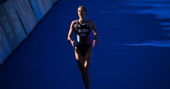 Triathlon : victime d’une défaillance, Cassandre Beaugrand perd son titre de championne du monde