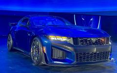 On a vu en exclusivité la nouvelle Ford Mustang, une voiture de sport surpuissante et surprenante