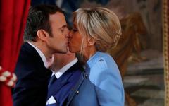 Brigitte et Emmanuel Macron surpris en plein câlin : une rare photo dévoilée