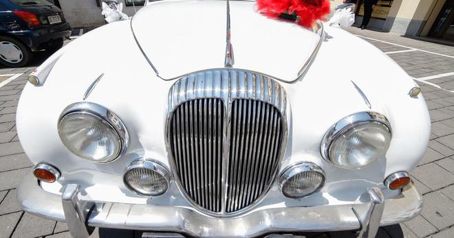 De 200 à 1000 euros la journée : quelle voiture louer pour épater ses convives lors de son mariage