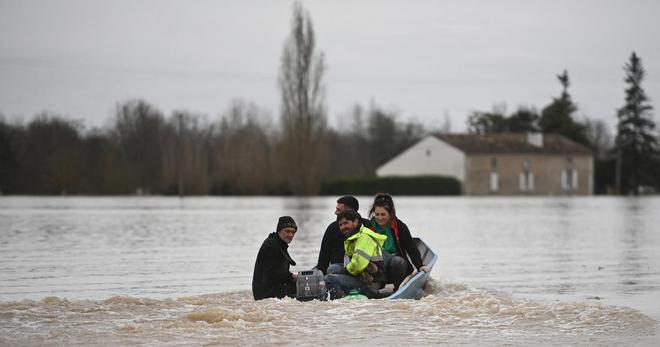 Malgré une lente décrue, le Maine-et-Loire, la Gironde et le Lot-et-Garonne en vigilance rouge