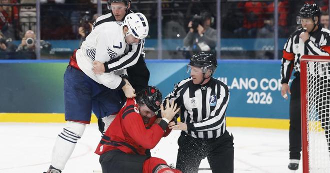 JO 2026 : en vidéo, la violente bagarre entre un Français et un Canadien en hockey sur glace