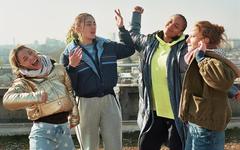 « Les Filles du ciel » : pour son premier film, Bérangère McNeese a tout compris à la magie du teen movie