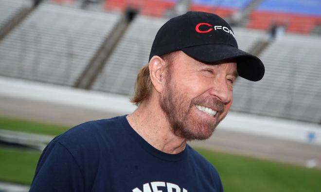 La mort est Chuck Norris à 86 ans