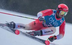 Ski alpin : Loïc Meillard en tête de la première manche du slalom de Hafjell, Clément Noël en embuscade