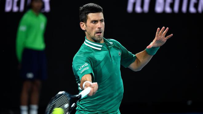 Double break dans le 2e set d'un point magistral: Djokovic se réveille face à Zverev