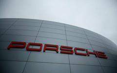 Volkswagen envisage d'introduire en Bourse sa marque de luxe Porsche AG, selon une source