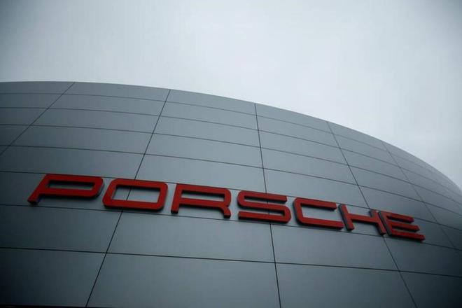 Volkswagen envisage d'introduire en Bourse sa marque de luxe Porsche AG, selon une source