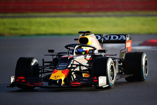 Photos : Sergio Perez au volant de la Red Bull