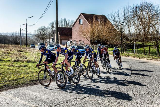 Patrick Lefevere : “Comment battre van der Poel ou van Aert? Les loups isolent leurs proies”