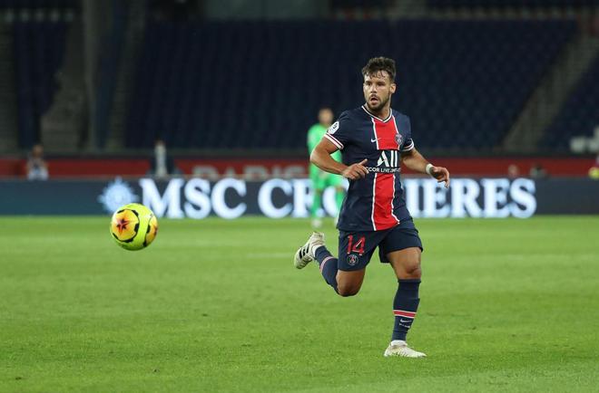 Malgré les appels du Barça, Bernat va bien prolonger au PSG