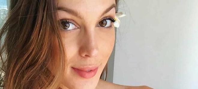 Iris Mittenaere rayonnante sur Instagram pour faire voyager ses fans !