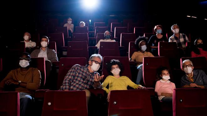 Des cinémas bravent la fermeture pour protester contre les mesures sanitaires