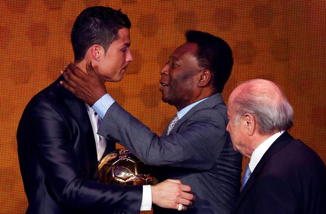 Pelé félicite Cristiano Ronaldo pour son record de buts