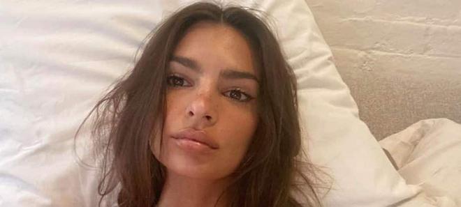 Emily Ratajkowski s’affiche en train d’allaiter bébé sur Instagram !