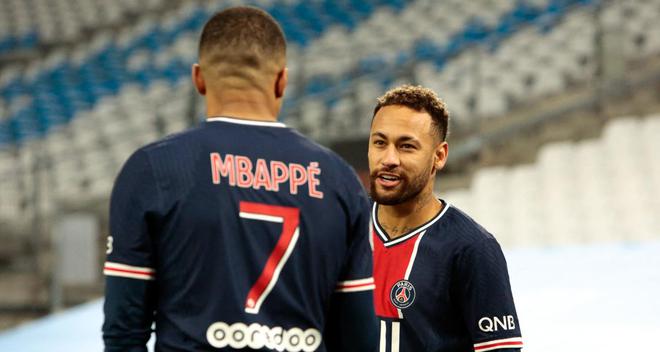 PSG - Mercato : un joueur de l'ASSE explique pourquoi il faut garder Neymar plutôt que Mbappé