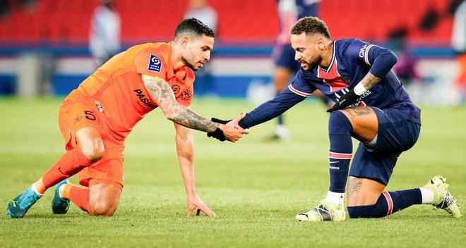 FC Barcelone - Mercato : la réponse fracassante du PSG pour Neymar, Messi décisif ?