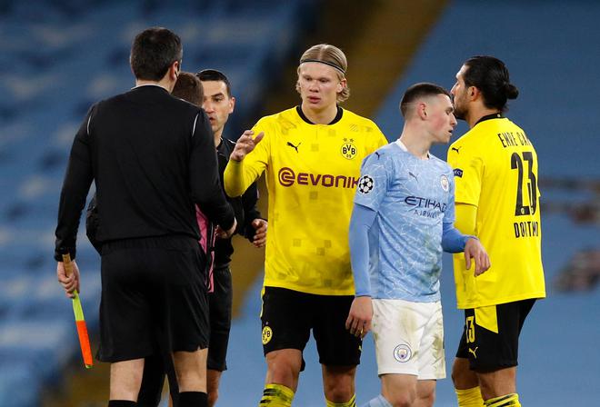 Ligue des champions : quand Haaland signe un autographe à un arbitre assistant