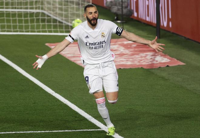 Real Madrid-FC Barcelone : la sublime talonnade de Karim Benzema pour ouvrir le score