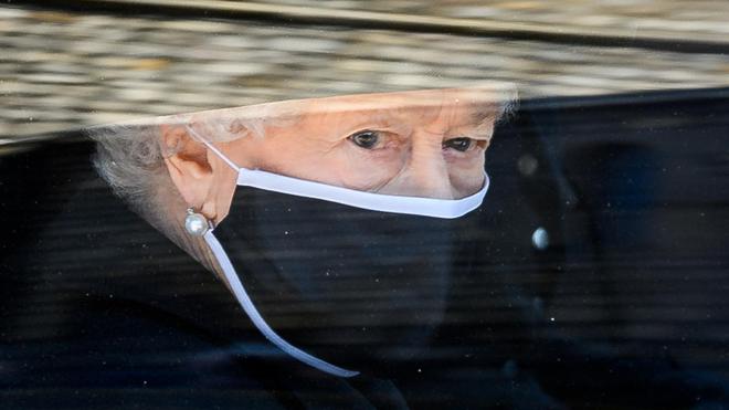 "Profondément touchée", Elizabeth II remercie le public pour son soutien après la mort de Philip