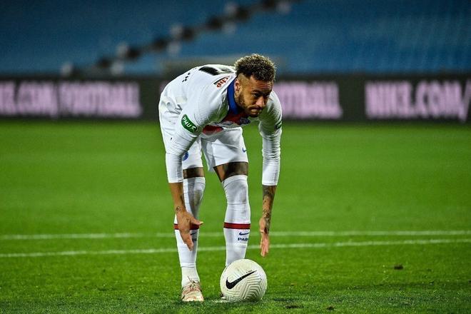 Neymar suspendu pour la finale de la Coupe de France, coup dur pour le PSG