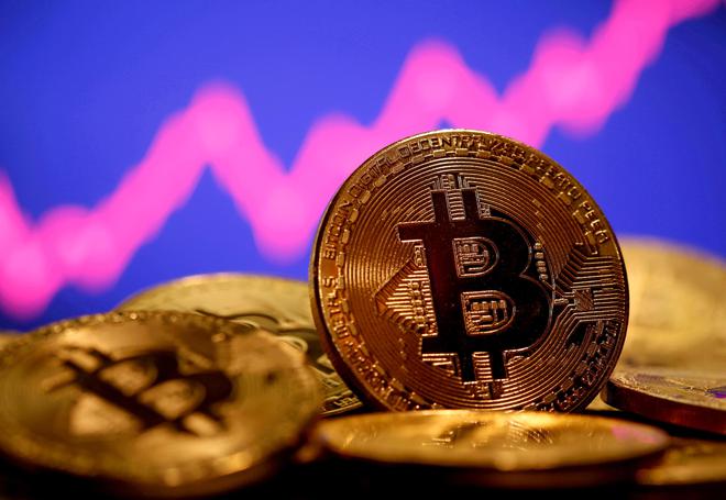 Lâché par la Chine et Elon Musk, le bitcoin s’effondre et perd 30% en une semaine