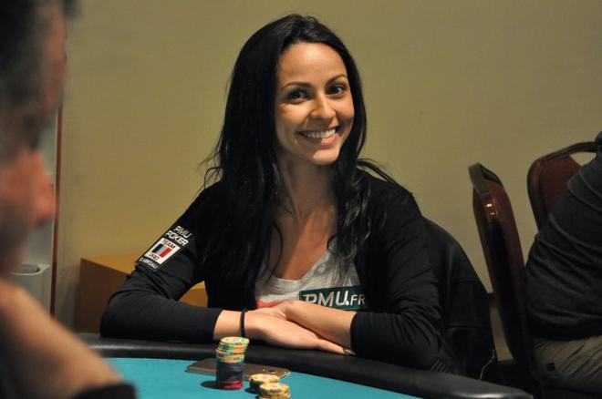 MEGAPOKER FESTIVAL ONLINE : SARAH HERZALI LARGEMENT EN TÊTE À 6 LEFT