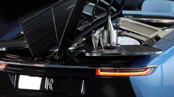 Rolls-Royce va bien et lance une voiture destinée aux ultra-riches, la «Boat Tail»