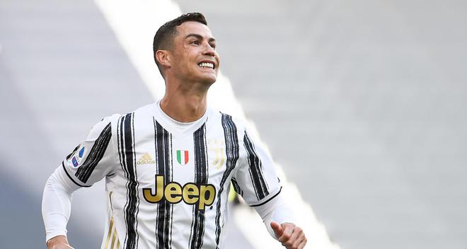 Juventus Turin : Cristiano Ronaldo aurait acté son départ, le PSG relancé, Mourinho en sauveur ?