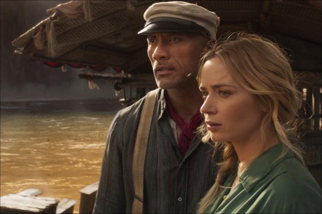 The Rock et Emily Blunt distribuent des pains dans la bande-annonce de Jungle Cruise