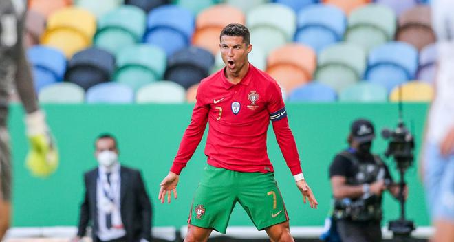 Portugal : le coup-franc totalement raté de Cristiano Ronaldo face à Israël !