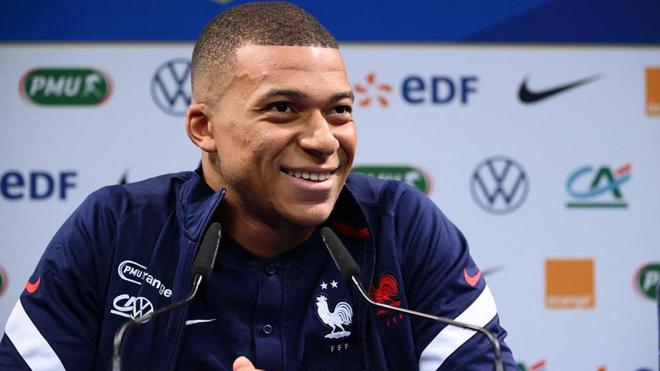 Equipe de France: Kylian Mbappé «affecté» par les critiques d’Olivier Giroud