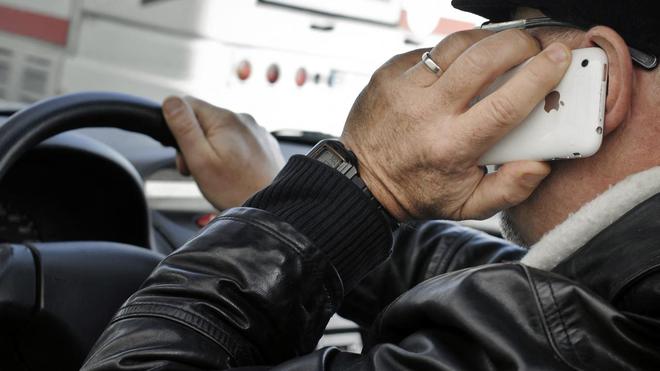 Téléphone au volant : en Moselle, les conducteurs pris sur le fait risqueront gros cet été