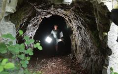 André Téchiné tourne dans une grotte ariégeoise et avec une chouette baptisée "Reine Margot"