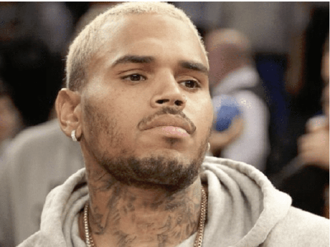 CHRIS BROWN POURSUIVI POUR VIOLENCES PHYSIQUES SUR UNE JEUNE FEMME